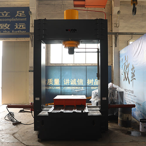 400噸龍門(mén)（框式）液壓機(jī)