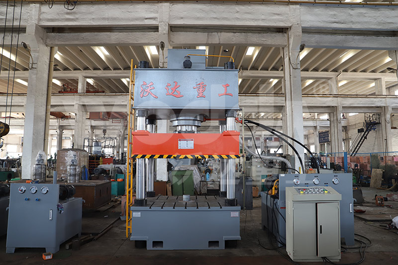 四柱液壓機(jī) 四柱液壓機(jī)