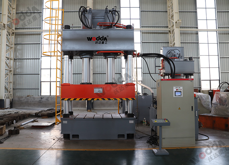 四柱液壓機(jī) 四柱液壓機(jī)