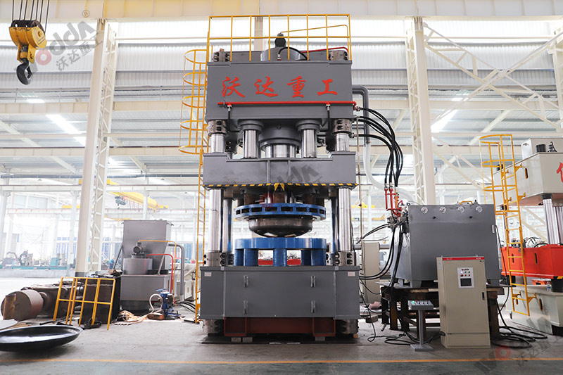 四柱液壓機(jī)2500噸封頭拉伸液壓機(jī)廠家 四柱液壓機(jī)2500噸封頭拉伸液壓機(jī)廠家