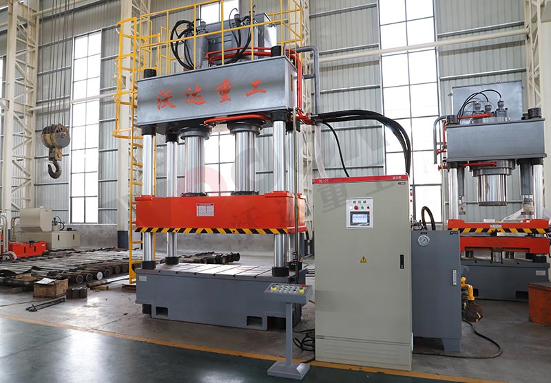 500噸四柱液壓機(jī) 500噸四柱液壓機(jī)