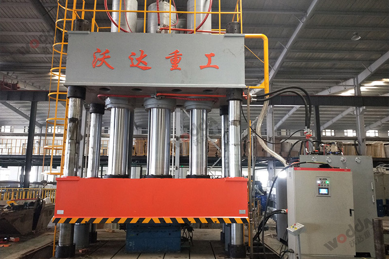 2000噸復(fù)合材料汽車配件液壓機(jī) 2000噸復(fù)合材料汽車配件液壓機(jī)