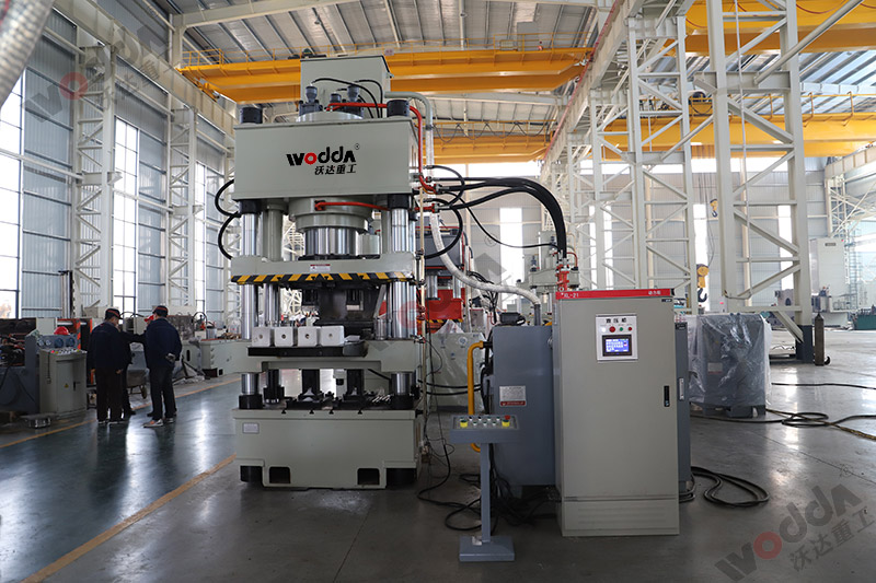 全自動(dòng)630噸鹽磚機(jī) 全自動(dòng)630噸鹽磚機(jī)