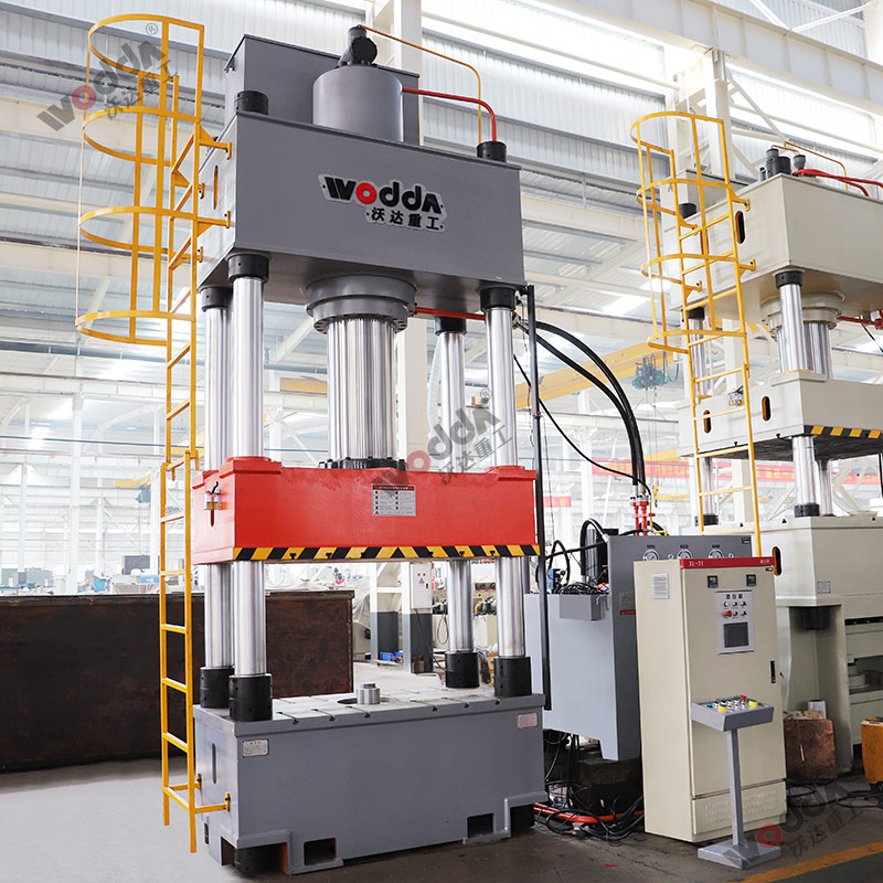 三梁四柱液壓機(jī)廠家哪家好? 三梁四柱液壓機(jī)廠家哪家好?