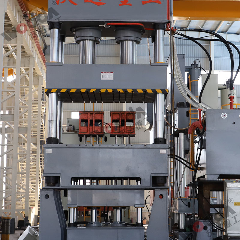 雙缸1000噸四柱液壓機(jī)機(jī)身 雙缸1000噸四柱液壓機(jī)機(jī)身