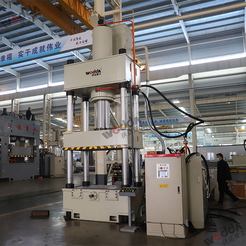 500噸三梁四柱液壓機 500噸三梁四柱液壓機