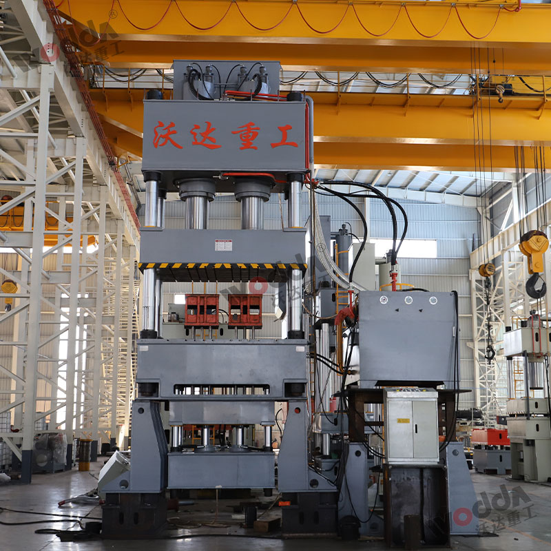 1000噸多頂桿液壓墊拉伸液壓機(jī) 1000噸多頂桿液壓墊拉伸液壓機(jī)