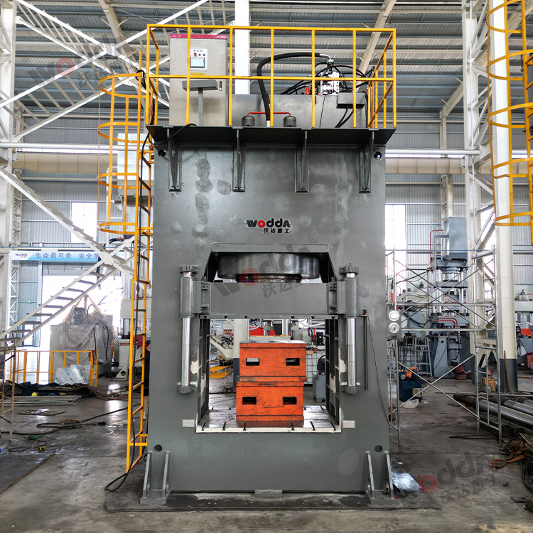 1800噸框架式液壓機(圖).jpg 1800噸框架式液壓機(圖).jpg