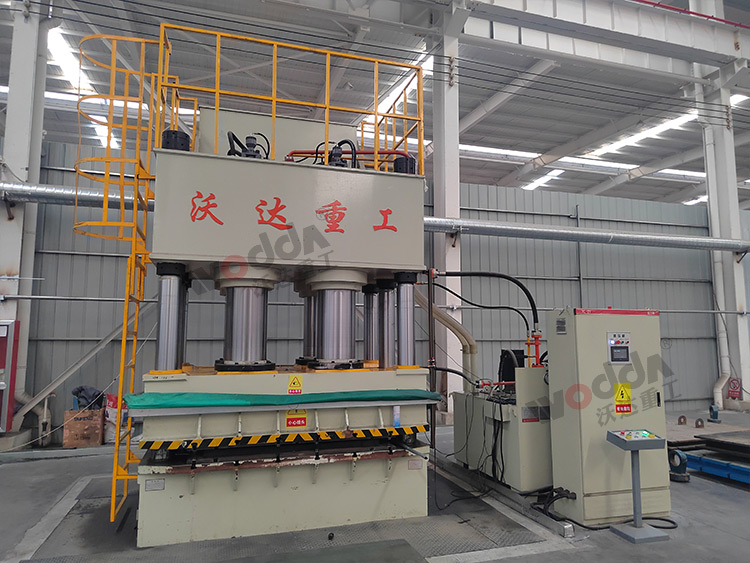 1250噸壓濾機(jī)濾板成型液壓機(jī)(圖3) 1250噸壓濾機(jī)濾板成型液壓機(jī)(圖3)