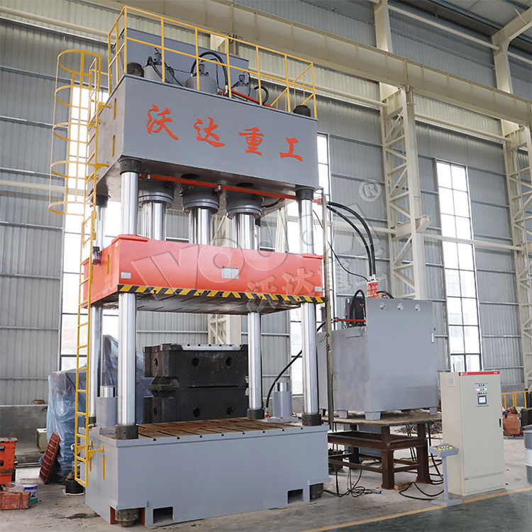 1250噸復(fù)合材料成型液壓機(jī) 1250噸復(fù)合材料成型液壓機(jī)