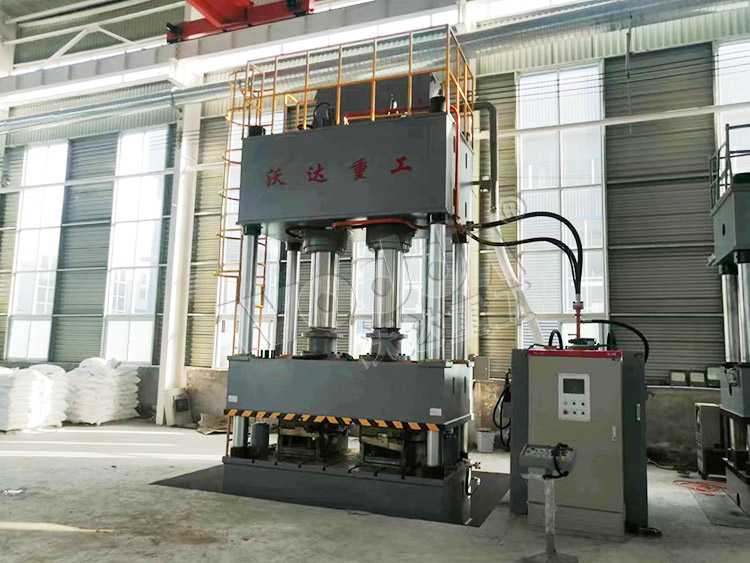 800噸雙缸四柱液壓機(jī)客戶現(xiàn)場(chǎng) 800噸雙缸四柱液壓機(jī)客戶現(xiàn)場(chǎng)