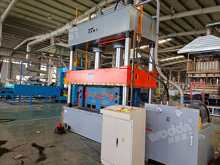 315噸汽車內(nèi)飾件成型液壓機 315噸汽車內(nèi)飾件成型液壓機