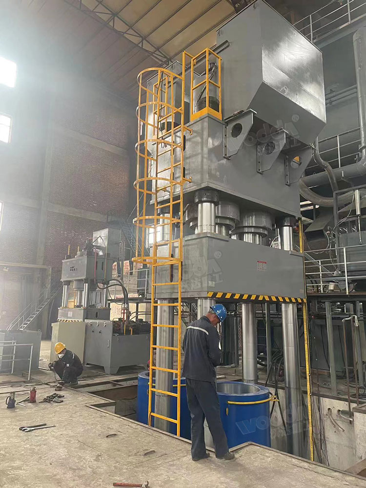 2000噸石墨坩堝成型液壓機(jī)安裝調(diào)試 2000噸石墨坩堝成型液壓機(jī)安裝調(diào)試