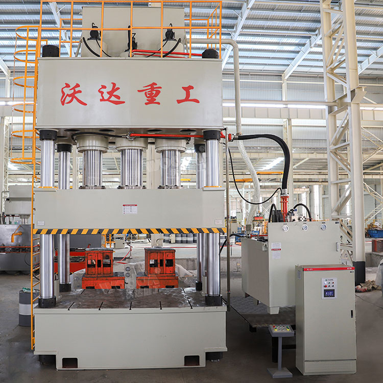 1500噸SMC玻璃鋼模壓機(jī) 1500噸SMC玻璃鋼模壓機(jī)