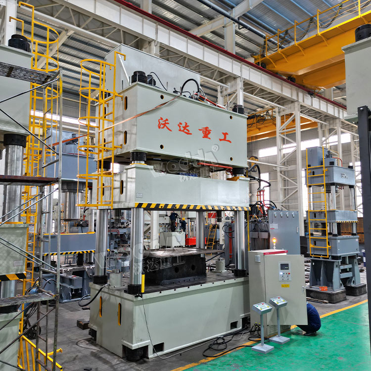 1500噸液壓機(jī)車(chē)間調(diào)試 1500噸液壓機(jī)車(chē)間調(diào)試