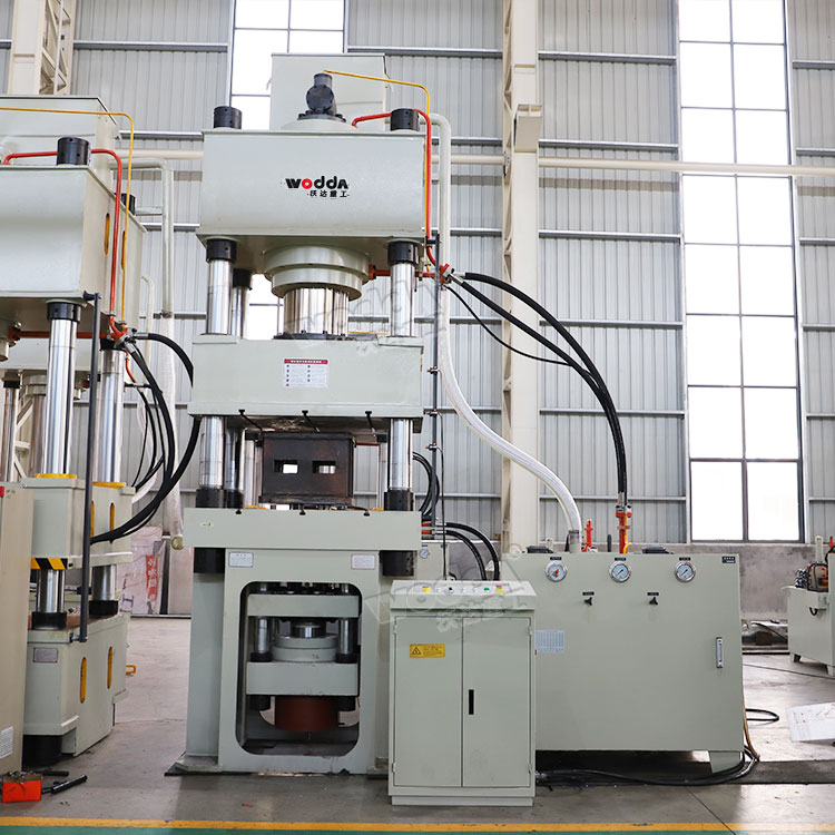 500噸四柱液壓機(jī) 500噸四柱液壓機(jī)