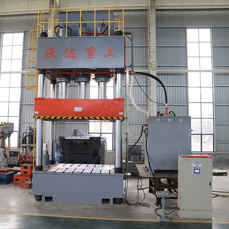 1250噸復(fù)合材料四柱液壓機(jī) 1250噸復(fù)合材料四柱液壓機(jī)