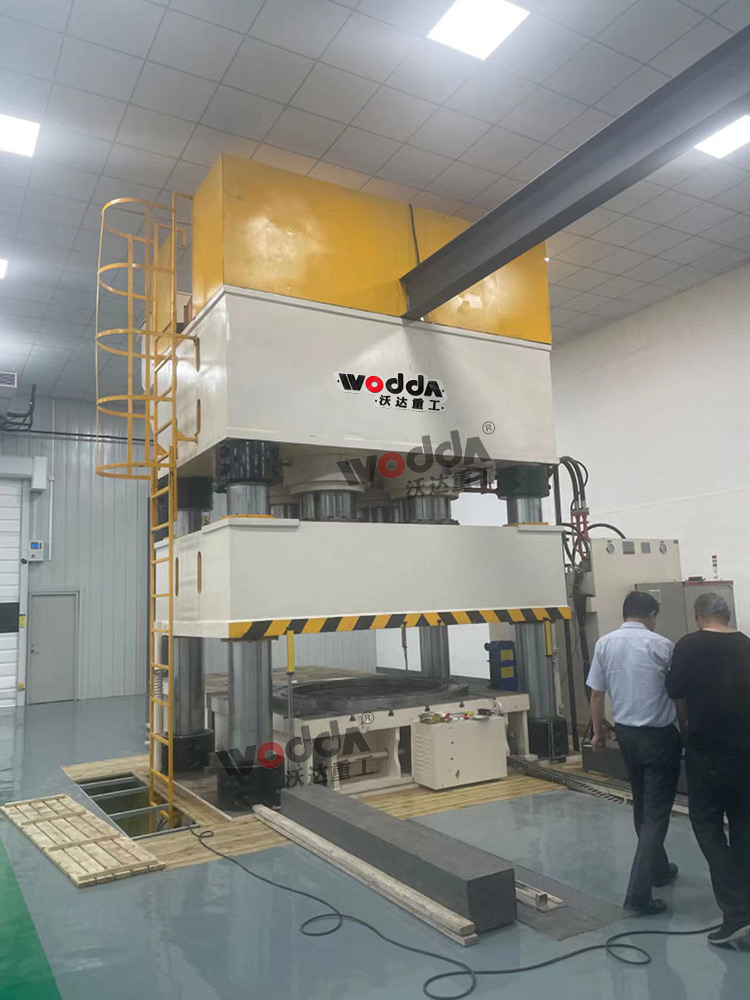 3000噸粉末成型壓力機(jī)客戶現(xiàn)場 3000噸粉末成型壓力機(jī)客戶現(xiàn)場