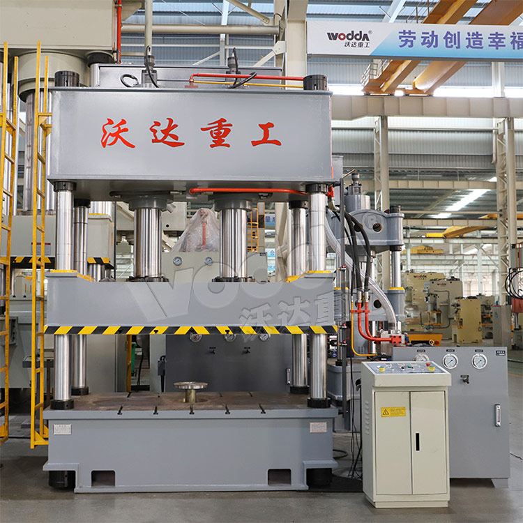 315噸復(fù)合電纜溝蓋板成型液壓機車間實拍 315噸復(fù)合電纜溝蓋板成型液壓機車間實拍