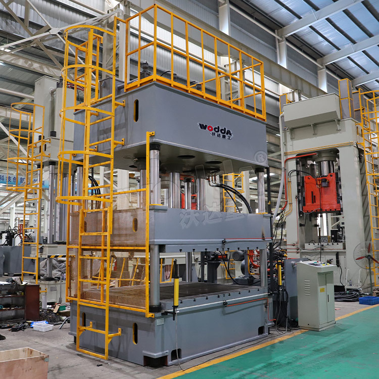 汽車內(nèi)飾件模壓機(jī)車間試機(jī) 汽車內(nèi)飾件模壓機(jī)車間試機(jī)