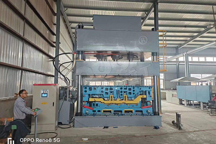 315噸汽車內(nèi)飾件液壓機臺面3000*2000mm 315噸汽車內(nèi)飾件液壓機臺面3000*2000mm