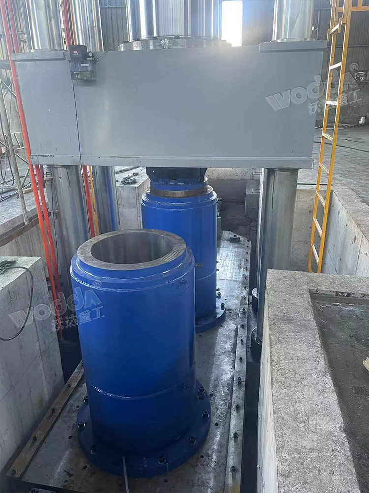 雙工位坩堝液壓機(jī) 雙工位坩堝液壓機(jī)