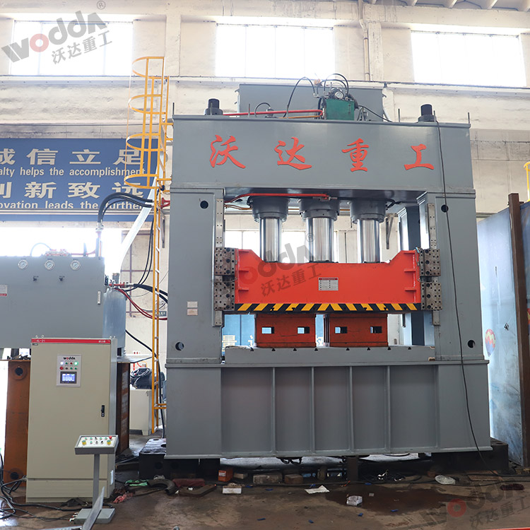 1000噸液壓機(jī)-框架式液壓機(jī) 1000噸液壓機(jī)-框架式液壓機(jī)