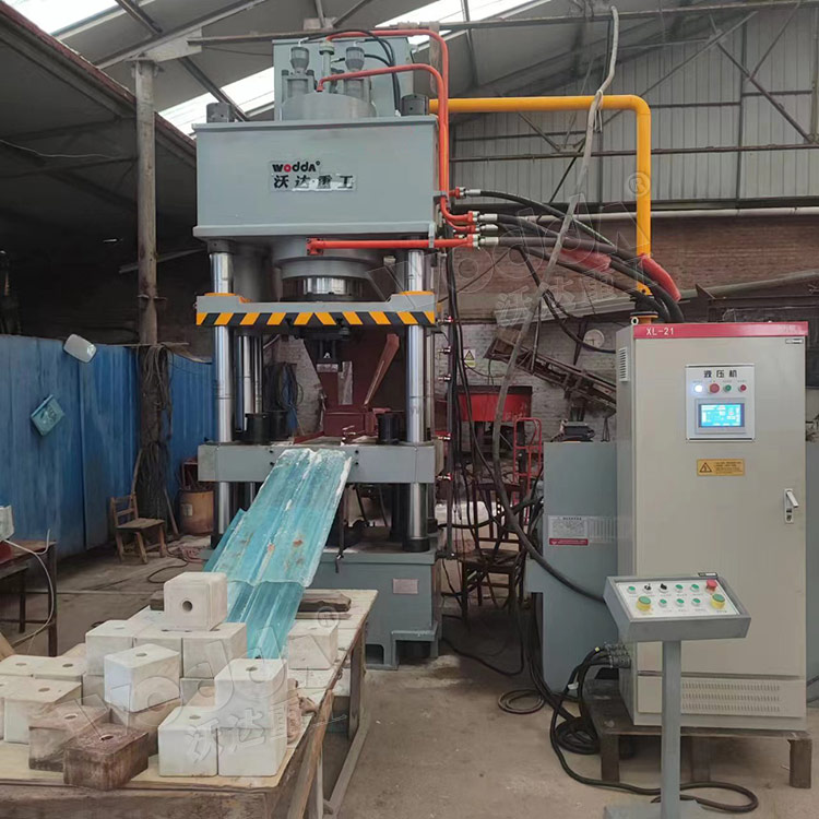 630噸鹽磚機 630噸鹽磚機