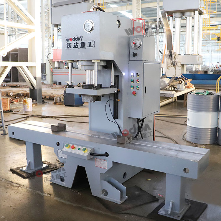 63單臂校直液壓機(jī) 63單臂校直液壓機(jī)