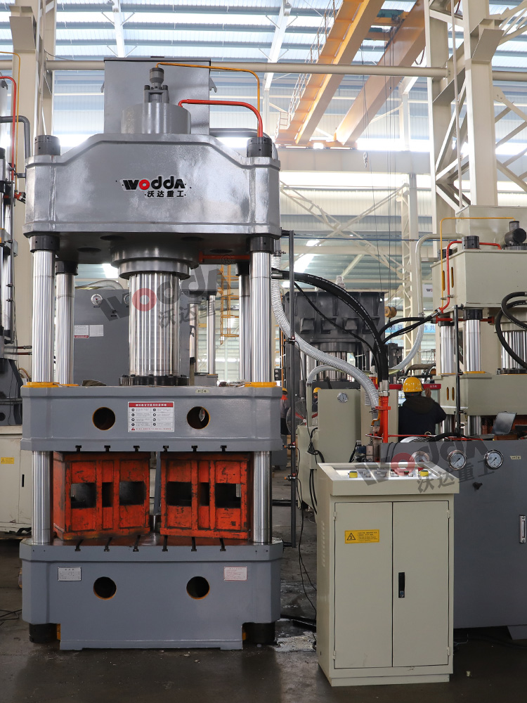 315噸國(guó)標(biāo)四柱液壓機(jī)(鑄造件) 315噸國(guó)標(biāo)四柱液壓機(jī)(鑄造件)