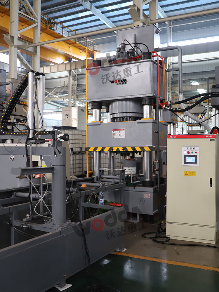 630噸四柱液壓機(jī)(錨桿托盤(pán)液壓機(jī)) 630噸四柱液壓機(jī)(錨桿托盤(pán)液壓機(jī))