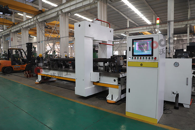 150噸全自動(dòng)校直機(jī) 150噸全自動(dòng)校直機(jī)