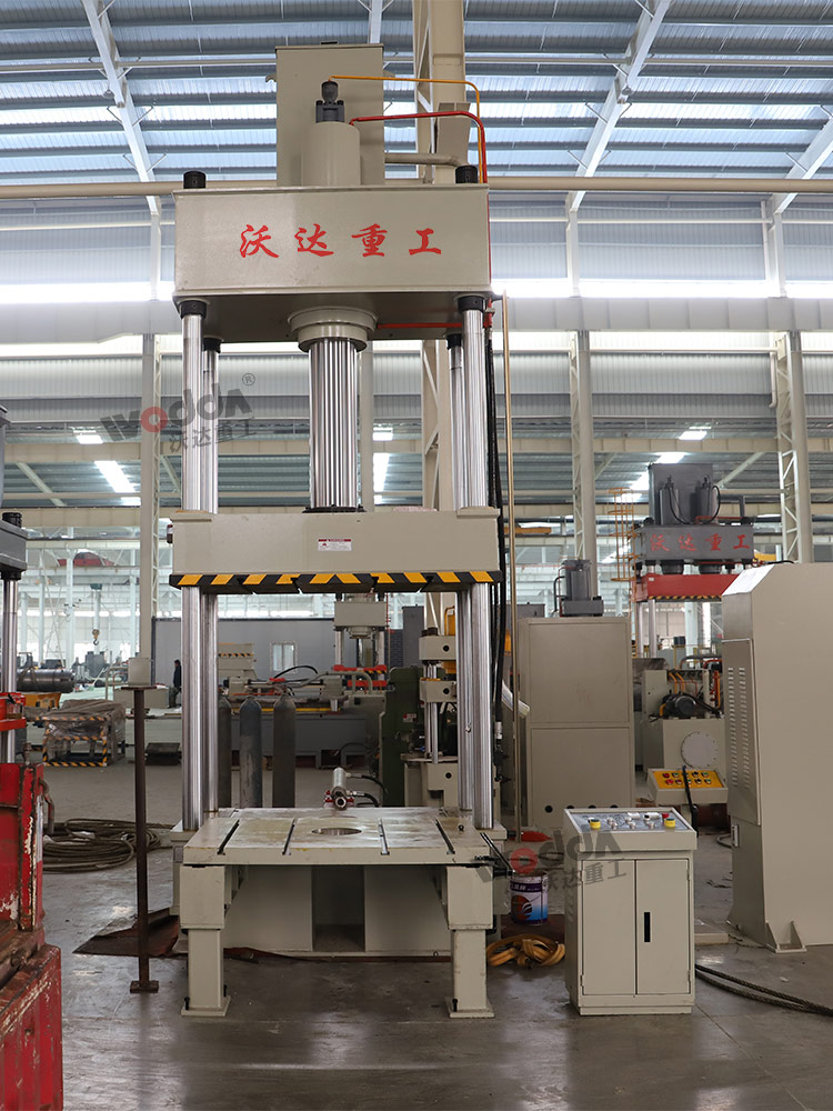 200噸四柱液壓機(jī)帶移動(dòng)工作臺(tái) 200噸四柱液壓機(jī)帶移動(dòng)工作臺(tái)