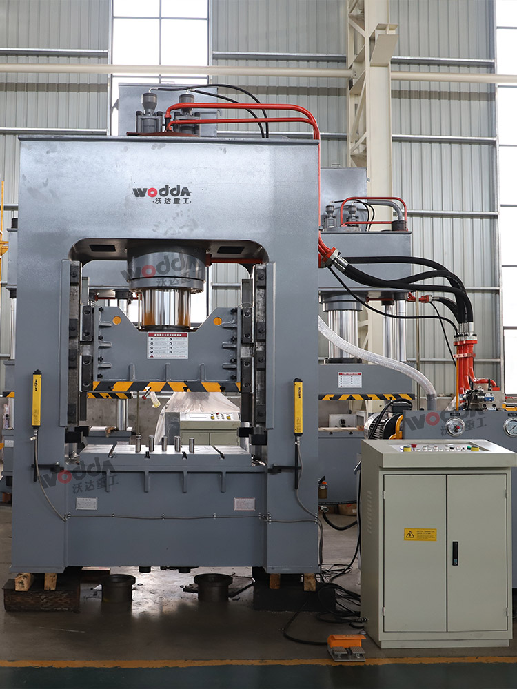 315噸框架式液壓機(jī) 315噸框架式液壓機(jī)