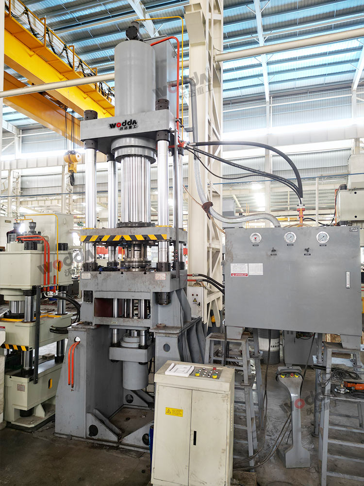 100噸汽車(chē)濾清器外殼拉伸液壓機(jī) 100噸汽車(chē)濾清器外殼拉伸液壓機(jī)