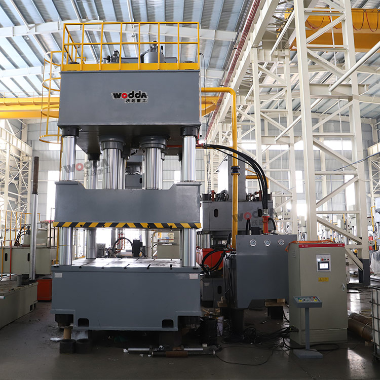 1000噸三梁四柱液壓機(jī) 1000噸三梁四柱液壓機(jī)