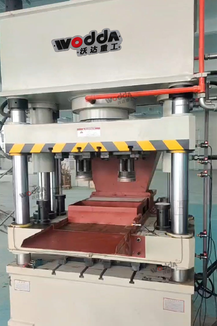 250噸粉末成型液壓機(jī)客戶車間試機(jī) 250噸粉末成型液壓機(jī)客戶車間試機(jī)