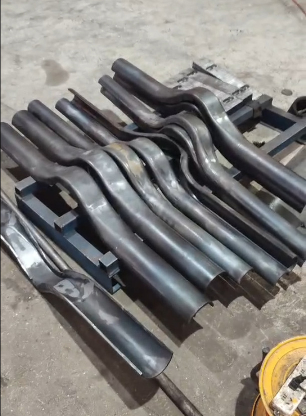 汽車后橋沖壓件 汽車后橋沖壓件