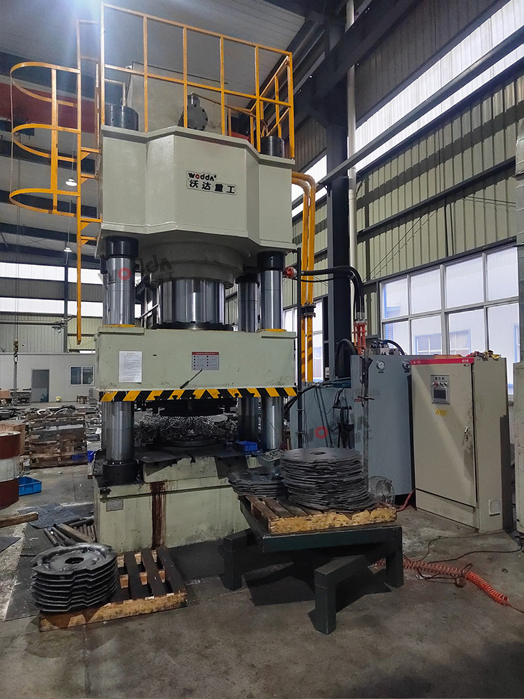 1000噸汽車配件成型液壓機 1000噸汽車配件成型液壓機