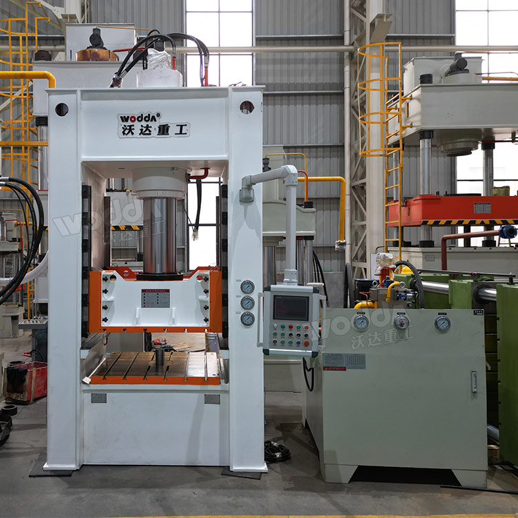 315噸框架式液壓機(jī) 315噸框架式液壓機(jī)