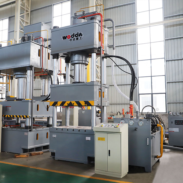 315噸四柱液壓機(jī)(鑄件) 315噸四柱液壓機(jī)(鑄件)