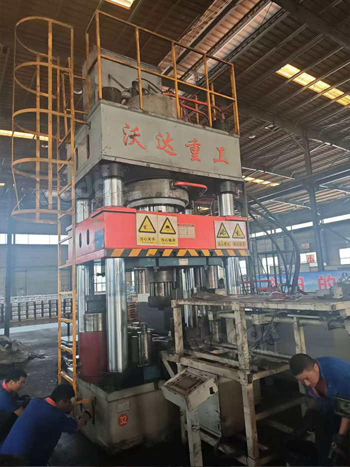 1000噸三梁四柱液壓機 1000噸三梁四柱液壓機