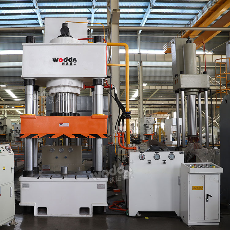 630噸三梁四柱液壓機(jī)帶下頂缸 630噸三梁四柱液壓機(jī)帶下頂缸