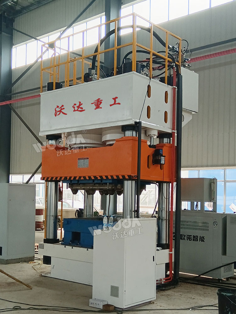 1600噸木屑托盤熱壓機 1600噸木屑托盤熱壓機