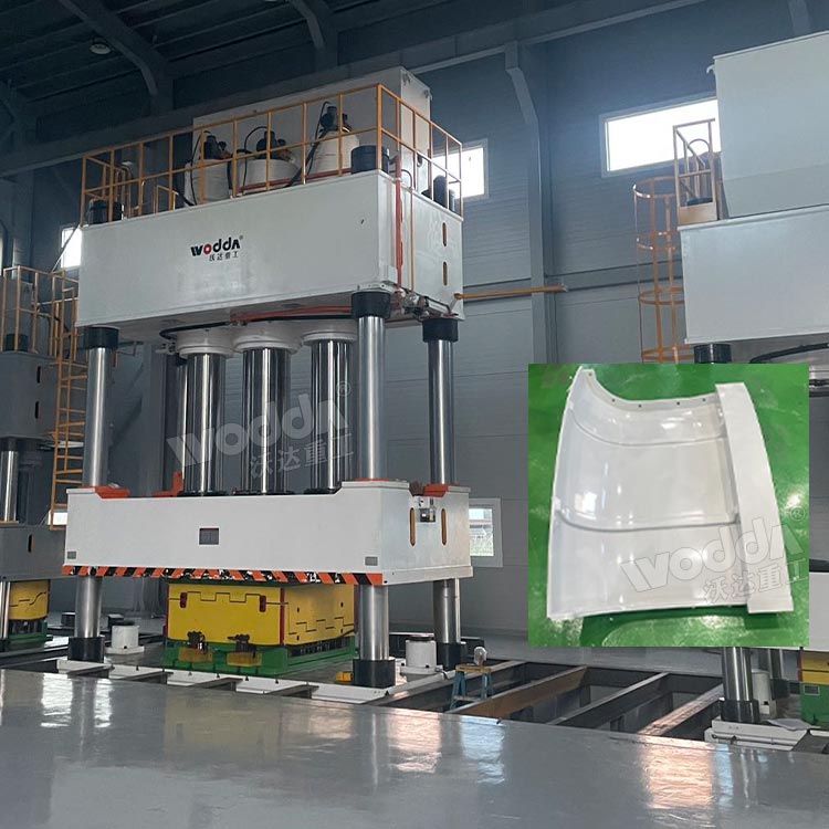 2000噸三梁四柱液壓機(jī) 2000噸三梁四柱液壓機(jī)