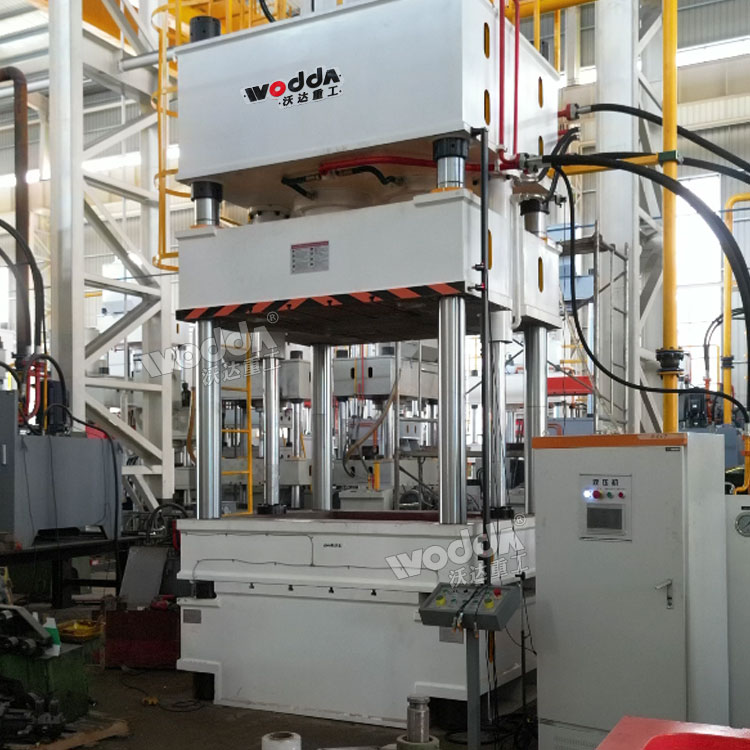 500噸蛭石板液壓機車間調(diào)試 500噸蛭石板液壓機車間調(diào)試