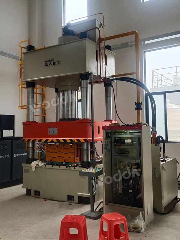 630噸防彈插板液壓機(jī)安轉(zhuǎn)調(diào)試 630噸防彈插板液壓機(jī)安轉(zhuǎn)調(diào)試