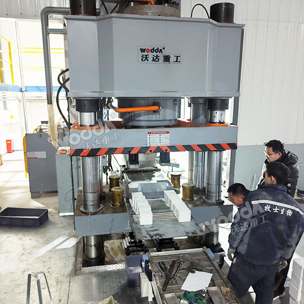 800噸鹽磚機 800噸鹽磚機