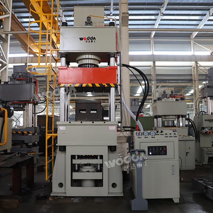 不銹鋼份數(shù)盆成型機(jī)車間實(shí)物 不銹鋼份數(shù)盆成型機(jī)車間實(shí)物