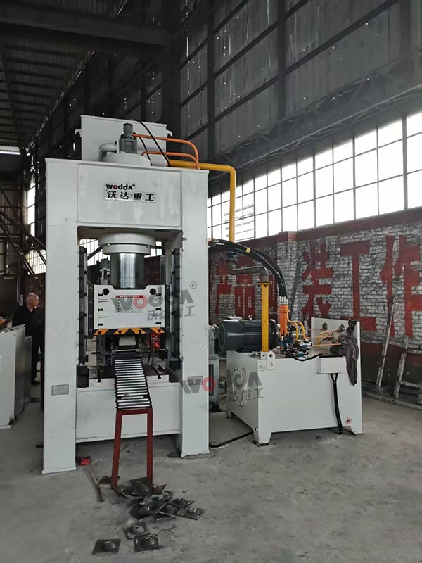 315噸框架式錨桿托盤(pán)生產(chǎn)線(xiàn) 315噸框架式錨桿托盤(pán)生產(chǎn)線(xiàn)